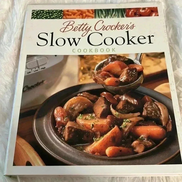 Betty Crocker slow cooker cookbook. Hard back - Picture 1 of 6